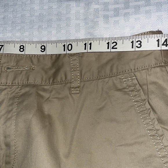 Merona  Khaki color walking shorts. Size 2 - Picture 7 of 9